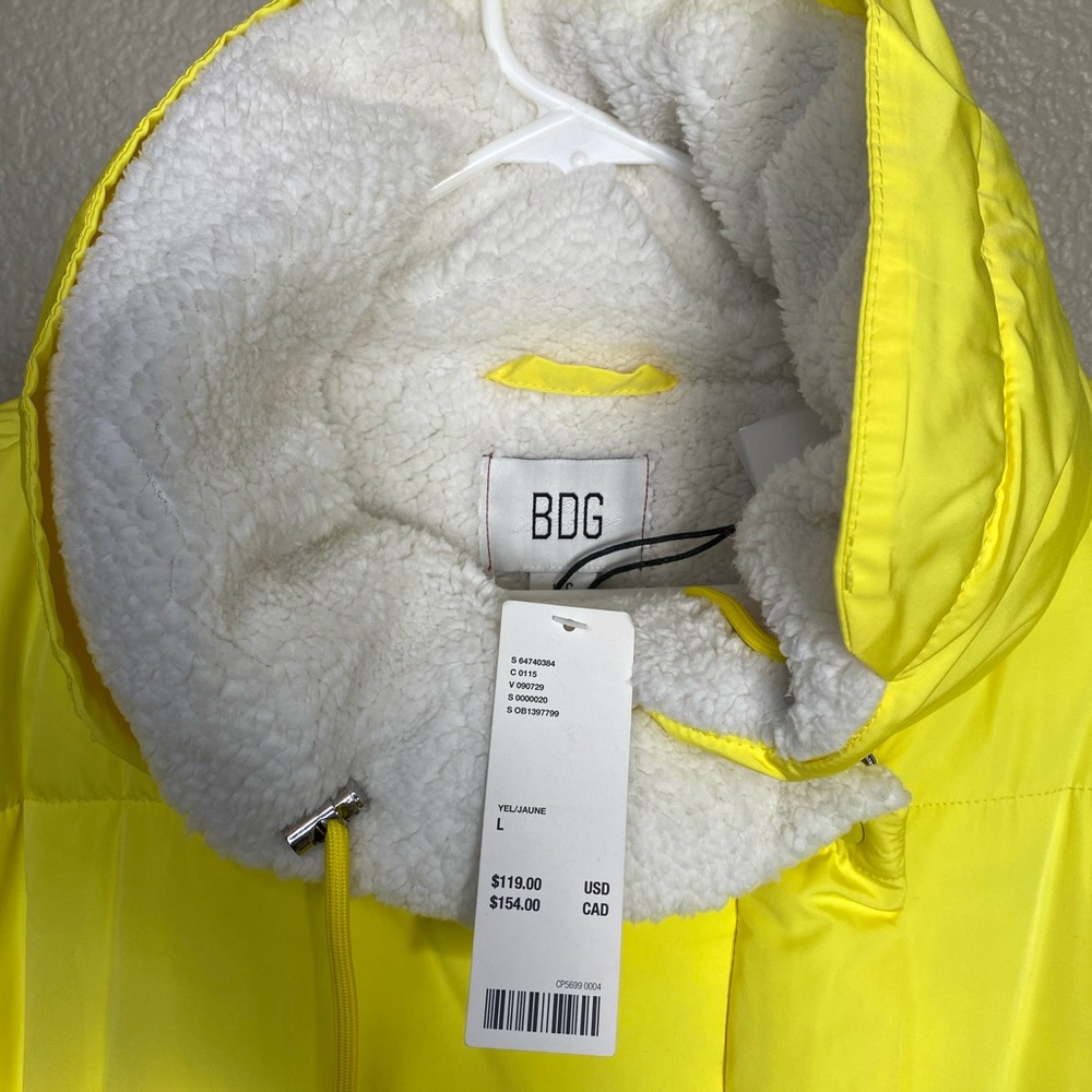 NWT Urban Outfitters Fleece Lined Yellow Puffer Jacket $119 - Picture 6 of 15